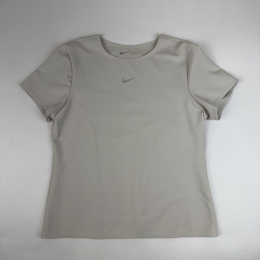 New Womens Nike Form Ivory Athletic Gym Short Sleeve T-Shirt Size Medium NWT